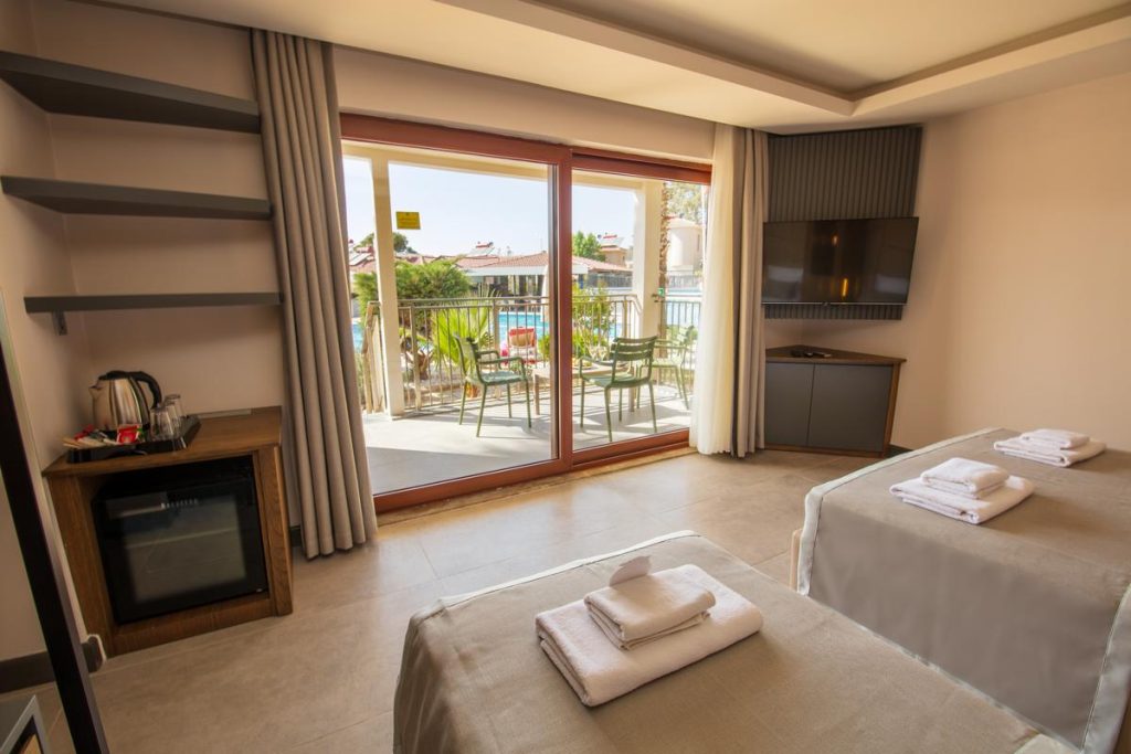 Superior Room With Terrace & Garden